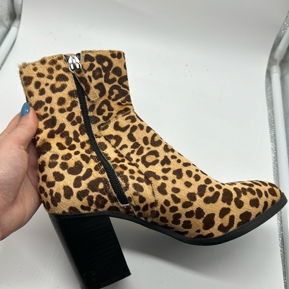 Steve Madden Leopard Heeled Real Fur 90s Boots Size 6.5 - Picture 9 of 13